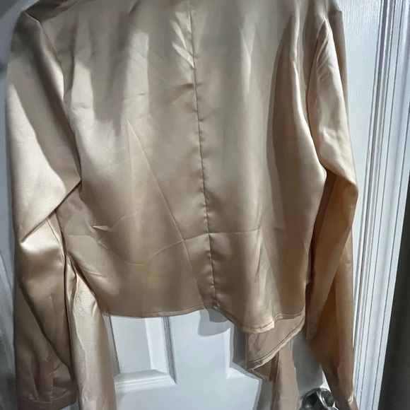 New Tag Gold Blouse - Picture 2 of 2